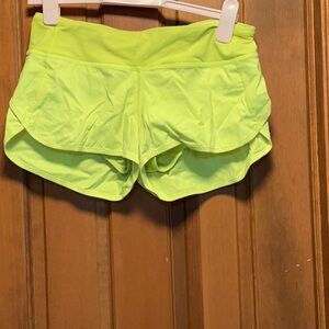 Lululemon Athletica Green Athletic Shorts Lightweight Relaxed Fit